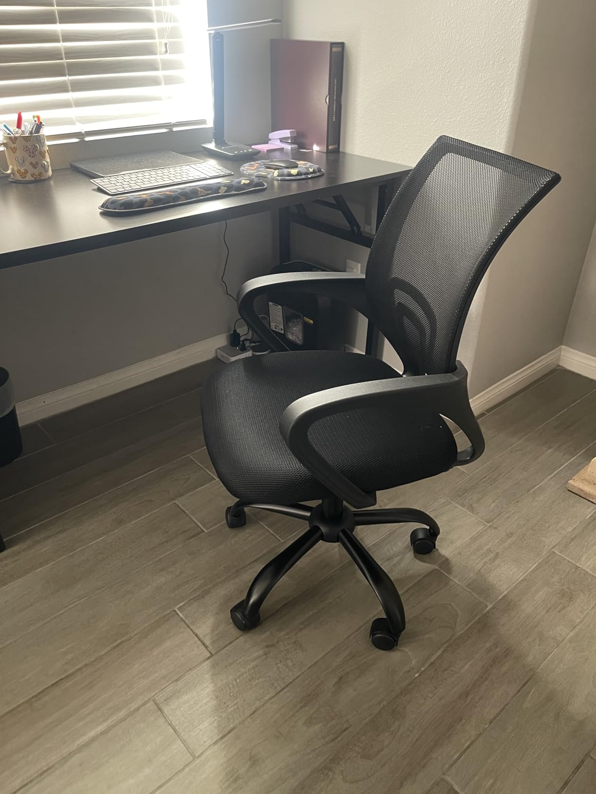 FDW Ergonomic Office Chair Home Desk Chair Task Mesh Computer Chair Gaming with Back Lumbar Support Armrest Modern Swivel Modern Adjustable Rolling Executive Mesh Chair for Women Men (Black) customer photo 2