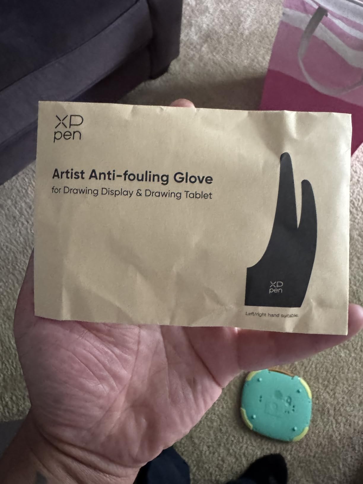 XPPen Artist Drawing Glove 2-Fingers Glove for Graphics Drawing Tablet Suitable for Right Hand and Left Hand (Size M) Black customer photo 2