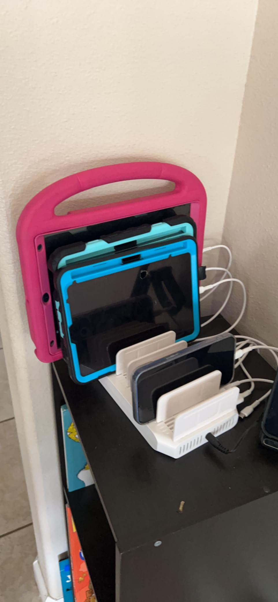 Unitek 10-Port Charging Station, USB Charger Organizer for Multiple Device customer photo 2