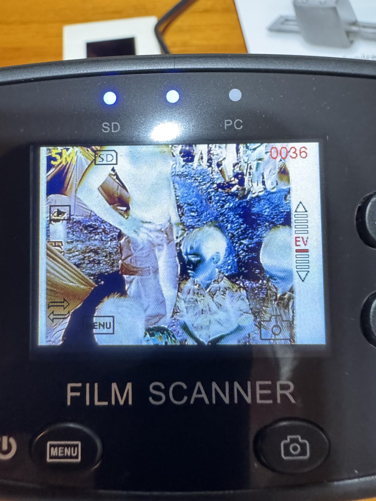 DIGITNOW! 135 Film Negative Scanner High Resolution Slide Viewer,Convert 35mm Film &Slide to Digital JPEG Save into SD Card, with Slide Mounts Feeder No Computer/Software Required customer photo 2