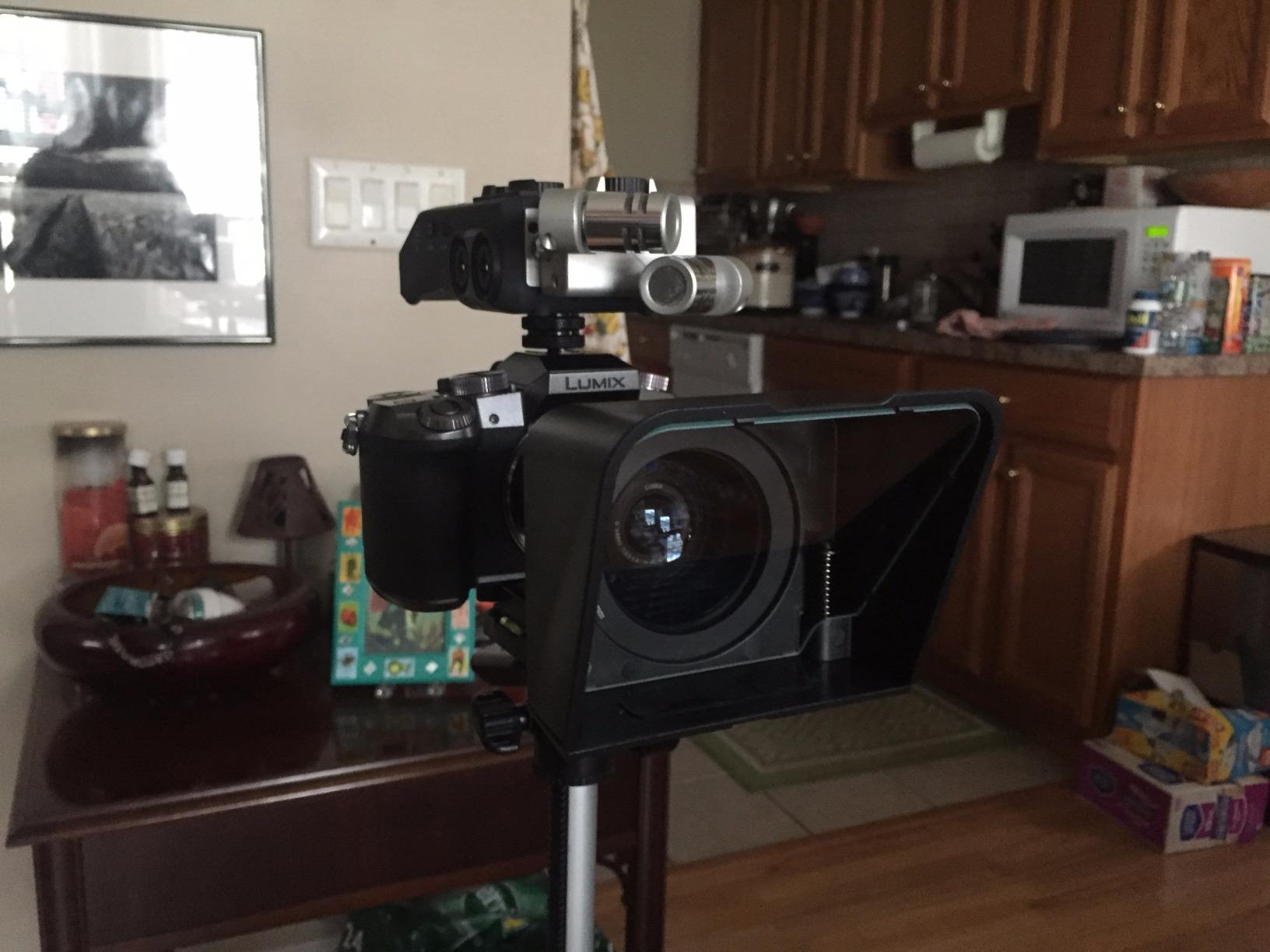 The Padcaster Parrot Teleprompter Kit, Portable Teleprompter for iPhone customer photo 2