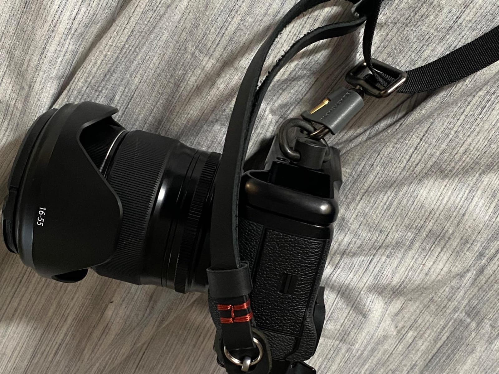 BLACKRAPID RS-4 Retro Classic, Original Camera Sling Design, Strap for DSLR, SLR and Mirrorless Cameras, for Right-Handed and Left-Handed Photographers, with On-The-Fly Sling Length Adjuster customer photo 1