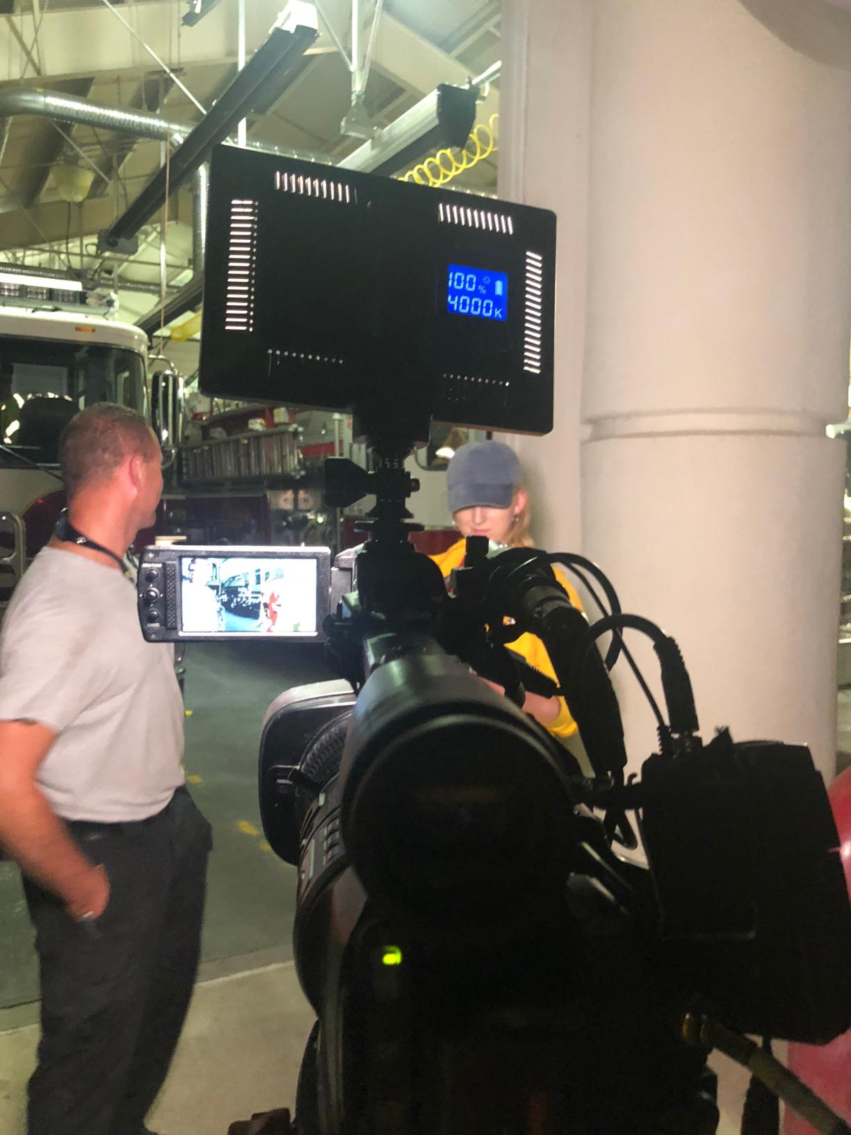 VILTROX 15W LED Video Light Panel, 3300K-5600K On Camera Light, Super Thin Key Light Panel with NP-F550, Led Photography Lighting CRI95+ for Studio Photography Video Recording Live Streaming (L116T customer photo 2