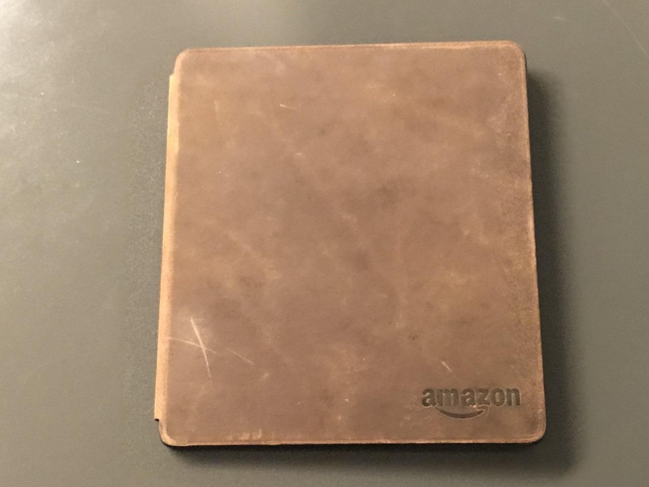 Kindle Oasis – With 7” display and page turn buttons customer photo 2
