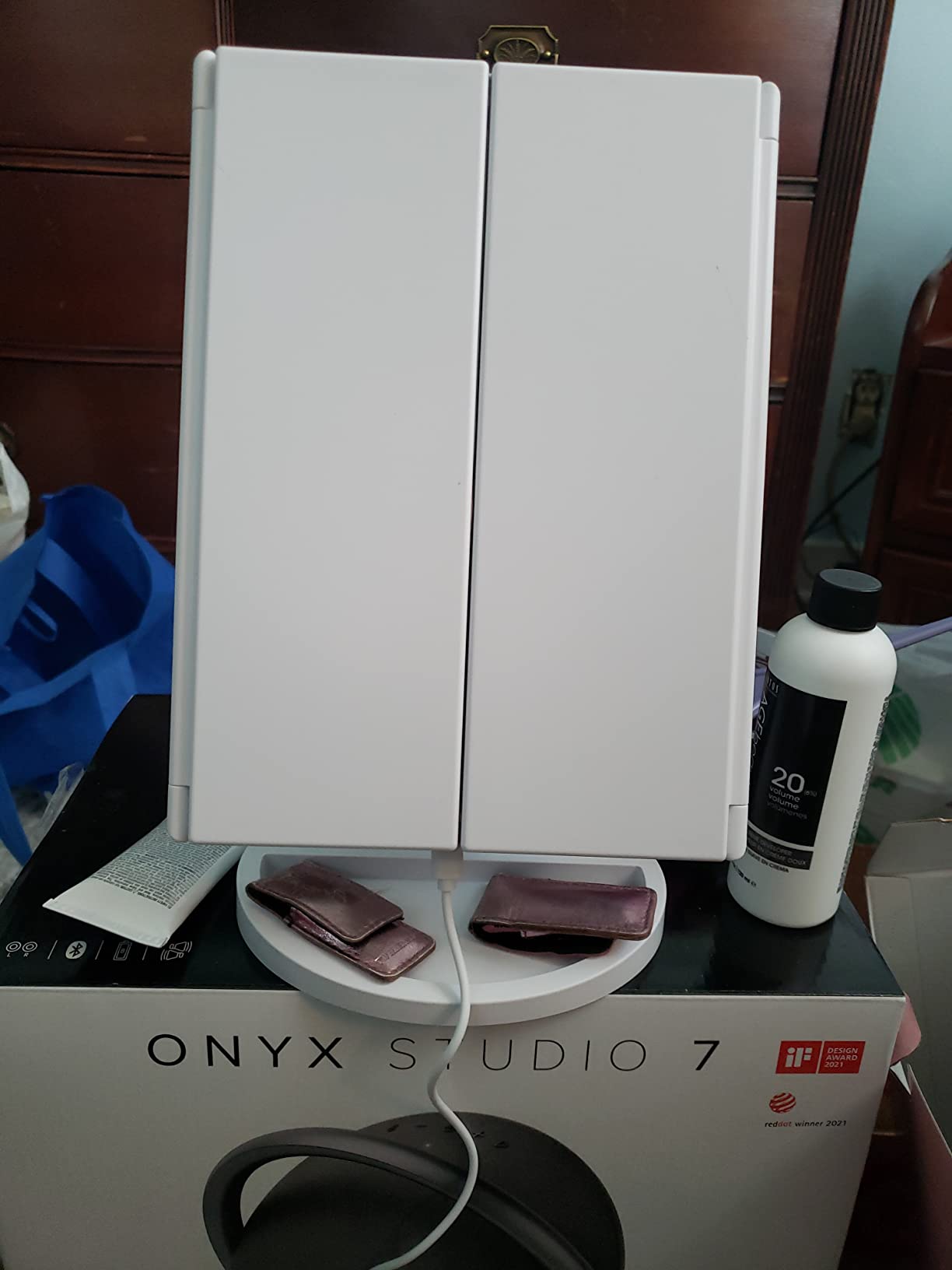 FASCINATE Trifold Vanity Mirror with Lights, Make up Mirror with Lighting customer photo 1