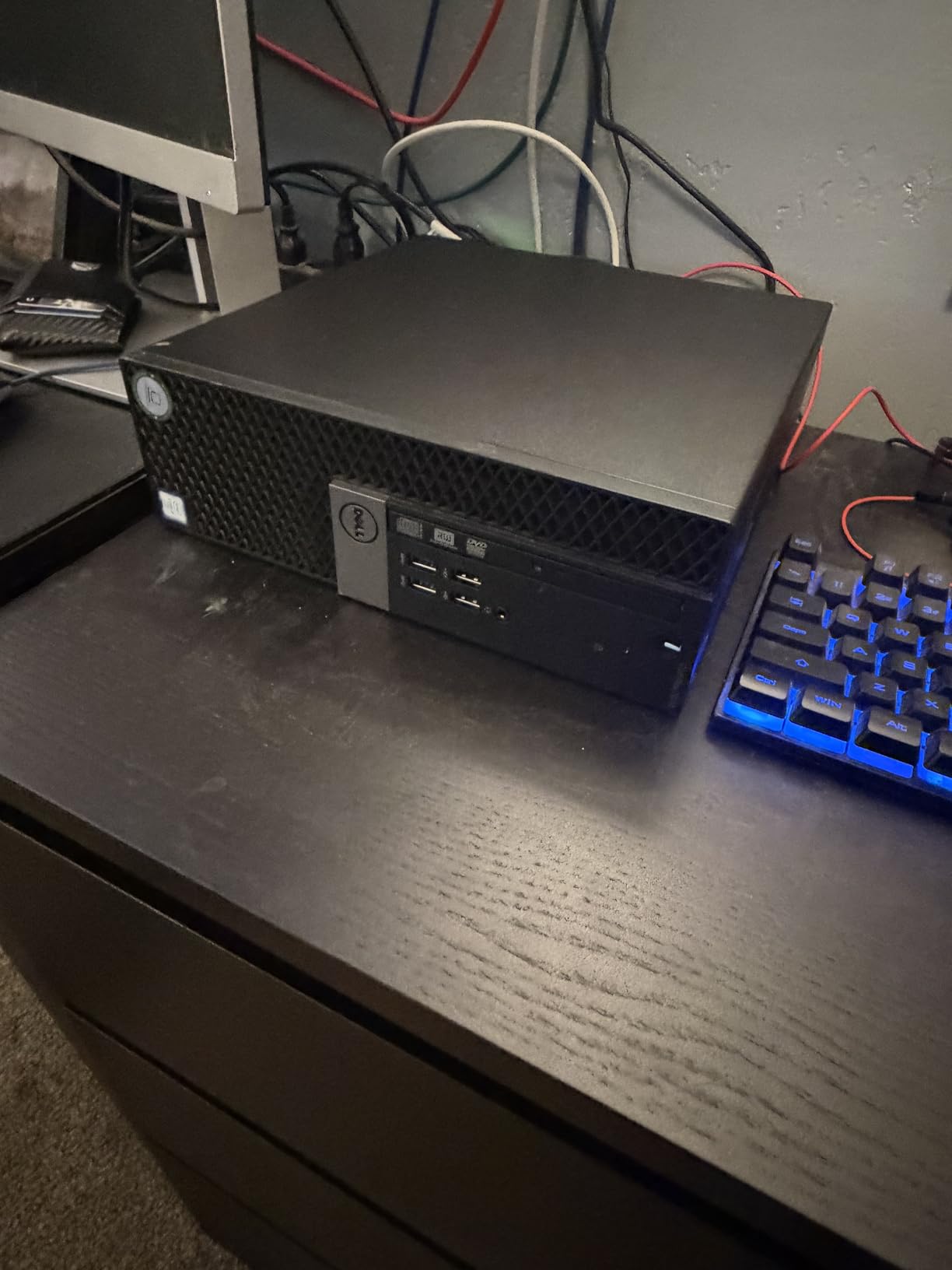 Dell OptiPlex 7040 Small Form Factor PC, Intel Quad Core i7-6700 up to 4.0GHz, 16G DDR4, 512G SSD, Windows 11 Pro (Renewed) customer photo 1