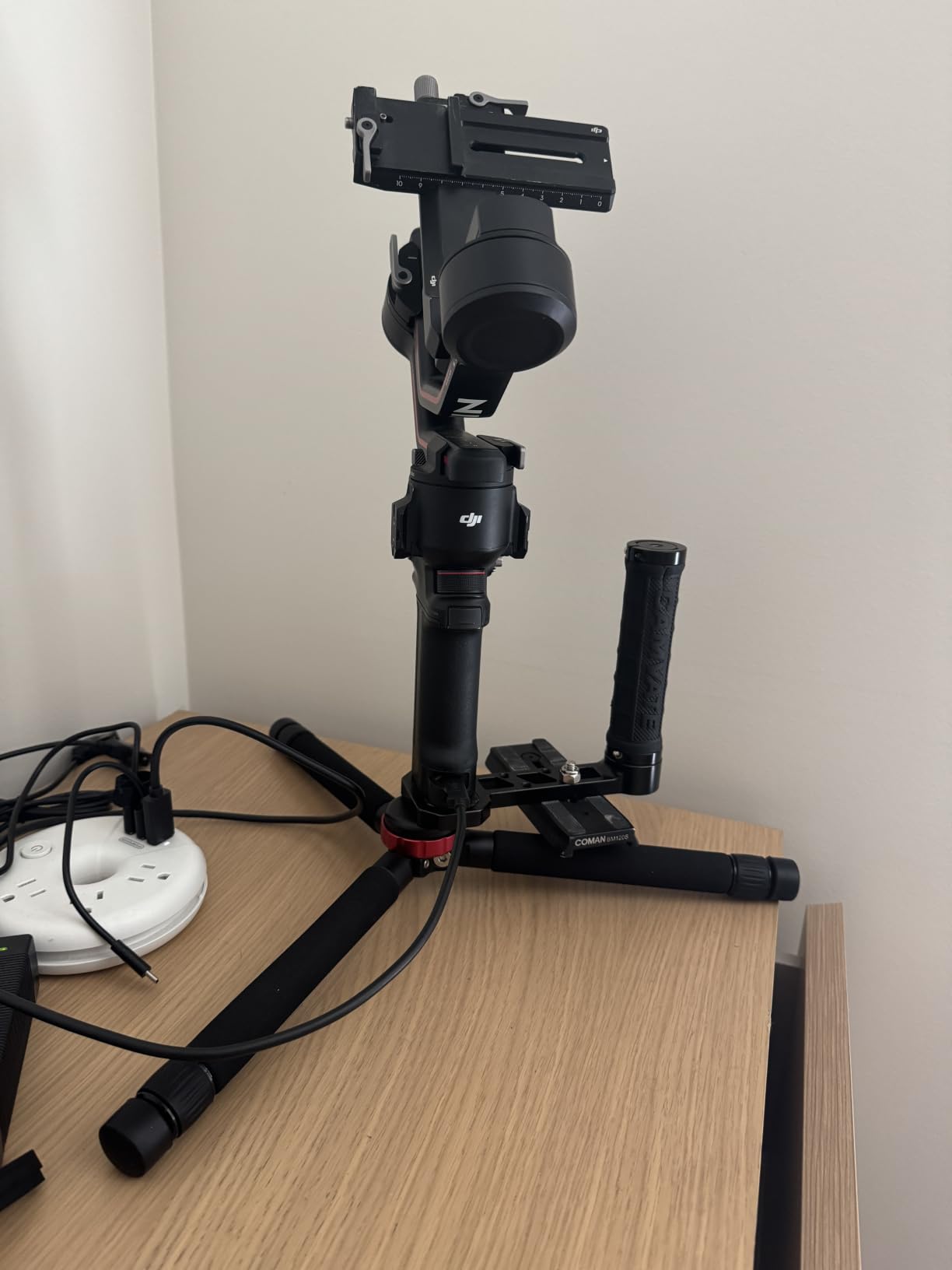Koolehaoda Camera Mini Tripod Table Stand - Compact Aluminum Desktop Tripod customer photo 1