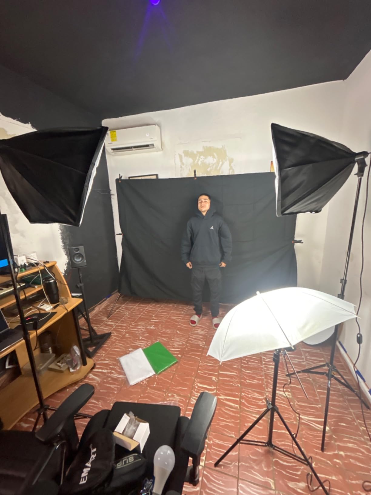 EMART Photography Lighting Kit with 8.5x10Ft Backdrop Stand,6x9FT Backdrops | Softbox Lighting Kit with 5500K 50W LED, Reflector, Umbrellas&Soft Box, Photo Studio Equipment for Portrait Video Shoot Vlog customer photo 1