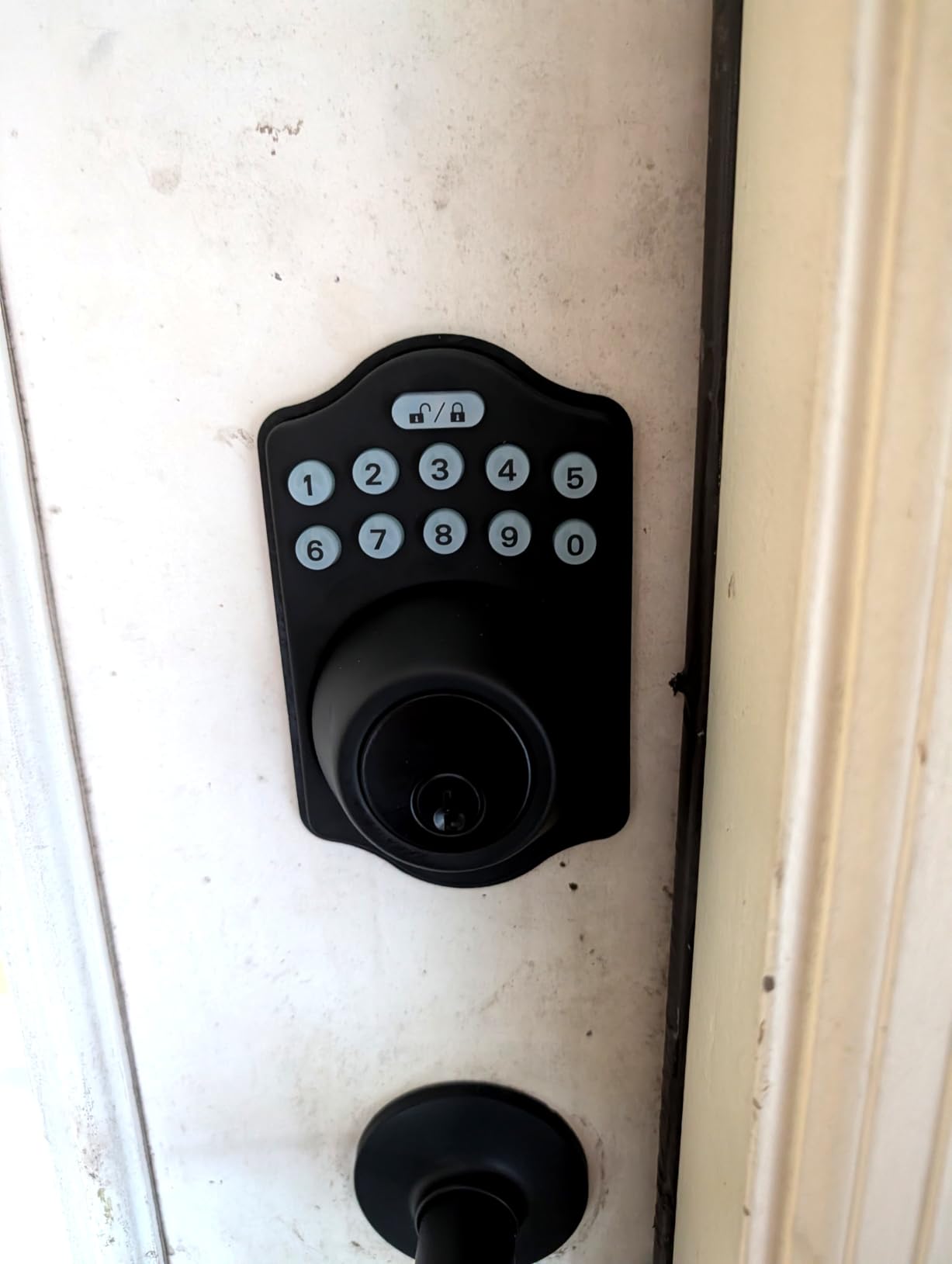 Amazon Basics Electronic Keypad Deadbolt Door Lock with Auto Lock, Customizable User Codes, One-time Codes, Touch-Control Keyless Entry, Traditional, Satin Nickel, 1-Pack customer photo 2