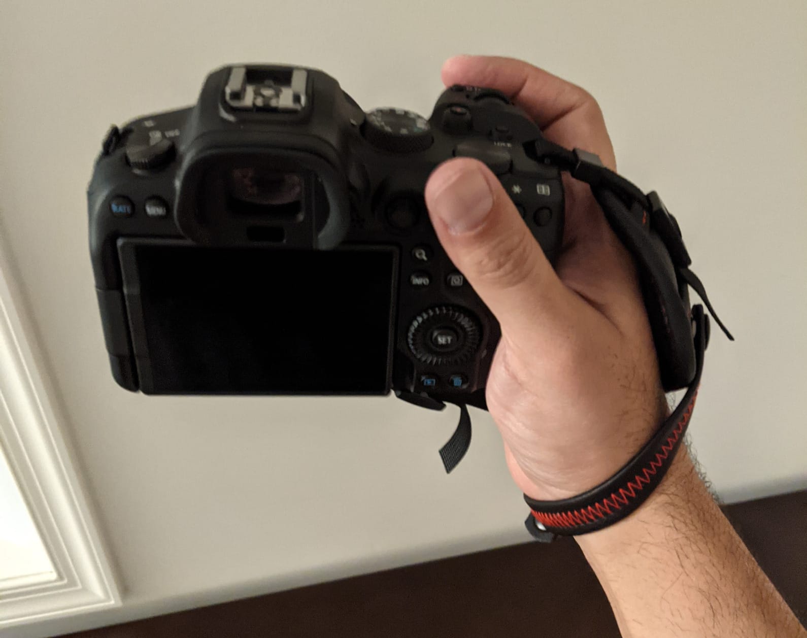 Widen DSLR Camera Wrist Hand Strap Grip with Quick Release Tripod Plate for Canon R8 R5 R6 Mark III II R10 R7 R3 R6 RP 90D 80D 4000D Rebel T7 T8i T7i T6i 5D Mark IV III 7D 6D2 A7RVI A7R6 A7RV RX1RIII customer photo 1