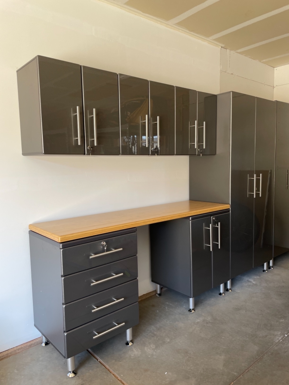 Ulti-MATE UG22082G 8-Piece Garage Cabinet Kit with Bamboo Worktop in Graphite Grey Metallic customer photo 1