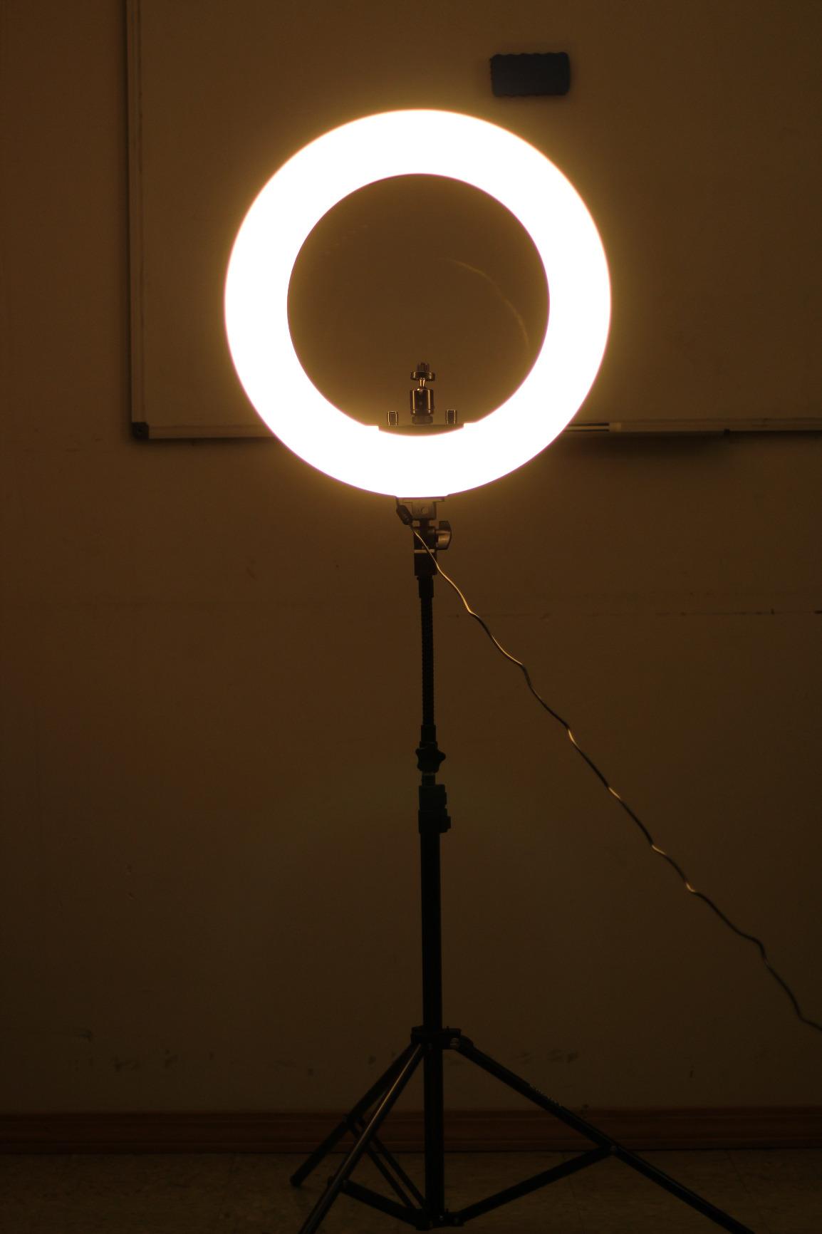 EMART 18in Ring Light with Stand, 2800-6500K LED Photography Lighting Kit customer photo 2