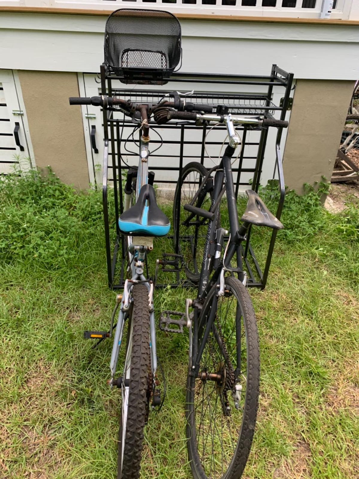 Mythinglogic 3-Bike Garage Storage Rack with Ball Basket and Hooks customer photo 1