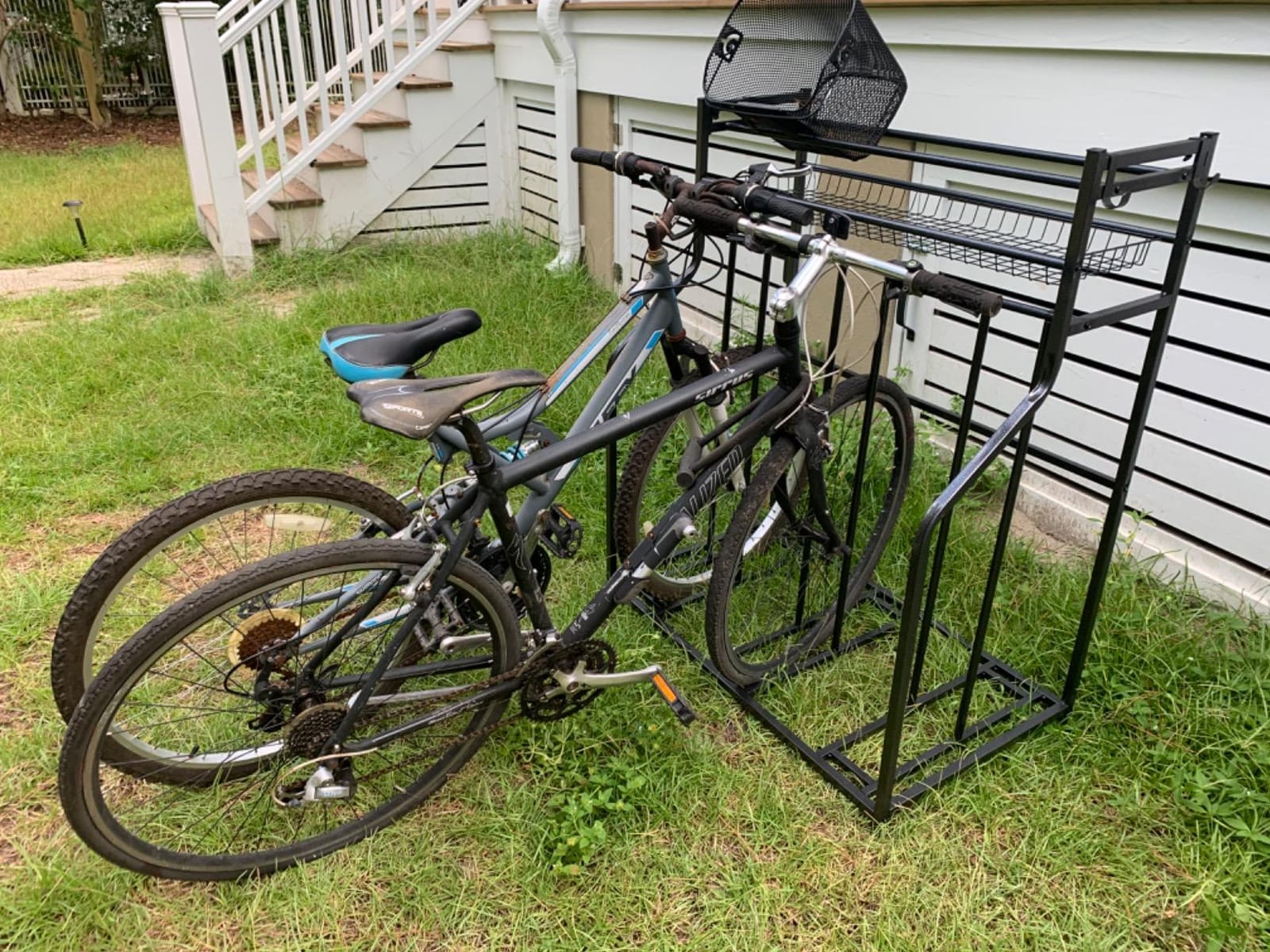 Mythinglogic 3-Bike Garage Storage Rack with Ball Basket and Hooks customer photo 2