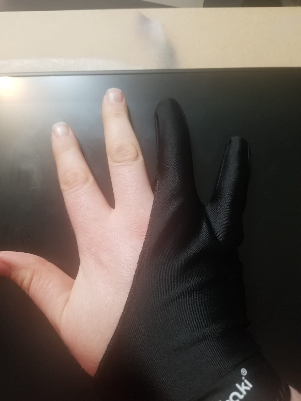 OTraki 4 Pack Artist Drawing Gloves for Digital Tablet Paper Sketching customer photo 2