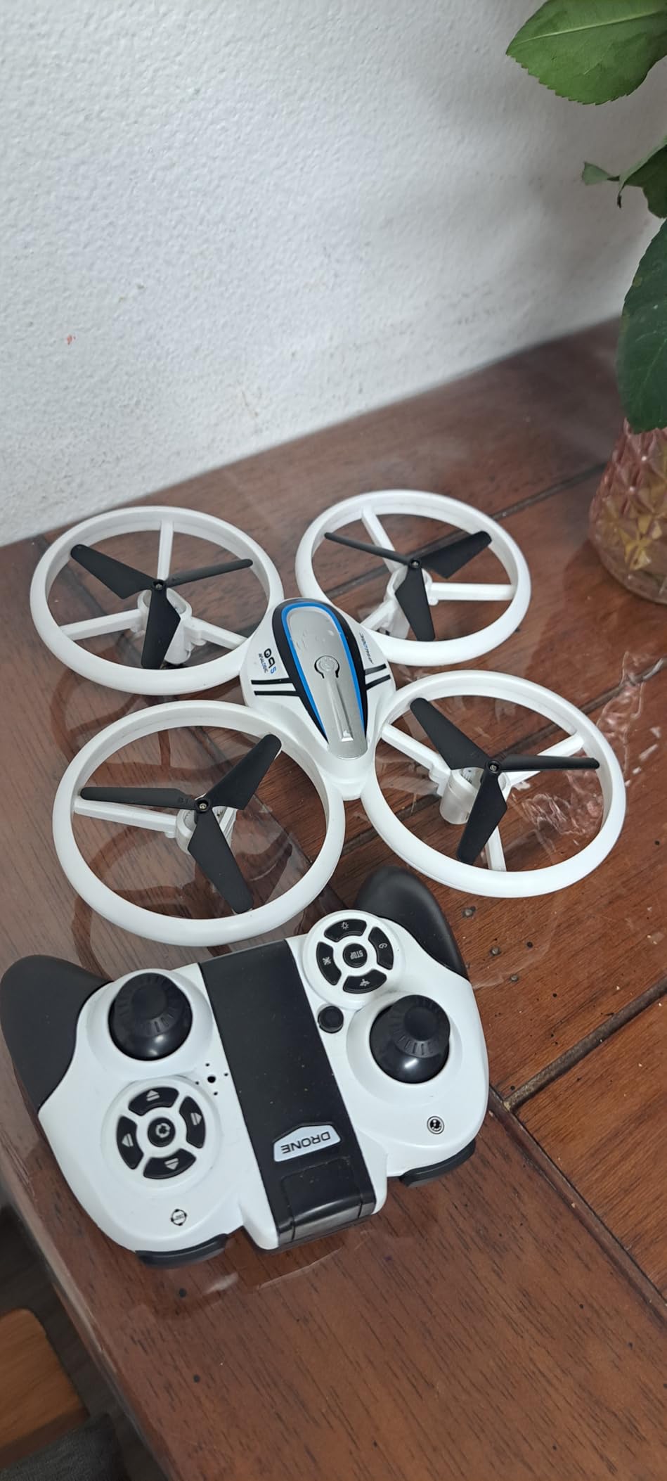 Q9s Drones for Kids,RC Drone with Altitude Hold and Headless Mode,Quadcopter with Blue&Green Light,Propeller Full Protect,2 Batteries and Remote Control,Easy to fly Kids Gifts Toys for Boys and Girls customer photo 2