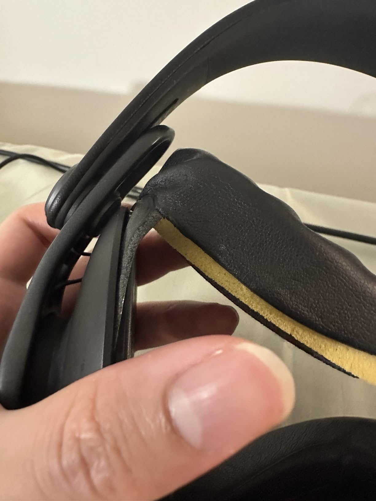 AKG Pro Audio K371 Wired Over-Ear, Closed-Back, Foldable Professional Recording Studio Headphones, Studio Monitor Mixing, Podcast, DJ Stereo Headsets, Black customer photo 1