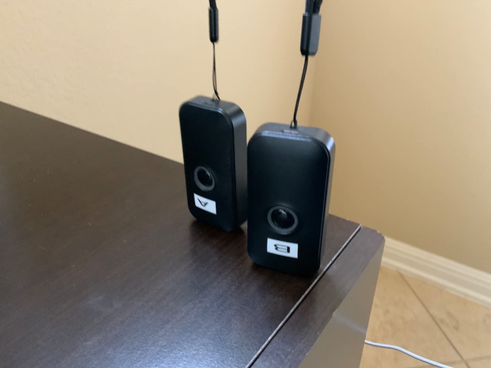Eyoyo Mini 1D Bluetooth Barcode Scanner | 3-in-1 Bluetooth & USB Wired & 2.4G Wireless, Portable Bar Code Reader, Work with Windows, Android, iOS, Tablets or Computers customer photo 1