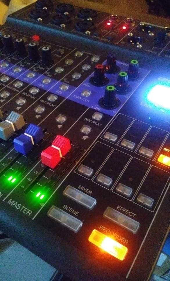 Zoom LiveTrak L-8 Battery Powered Mixer/Recorder for Musicians & Podcasters | 8-channel digital mixer with 12-in/4-out USB interface and 6 sound pads for podcasting, music and live streaming customer photo 2