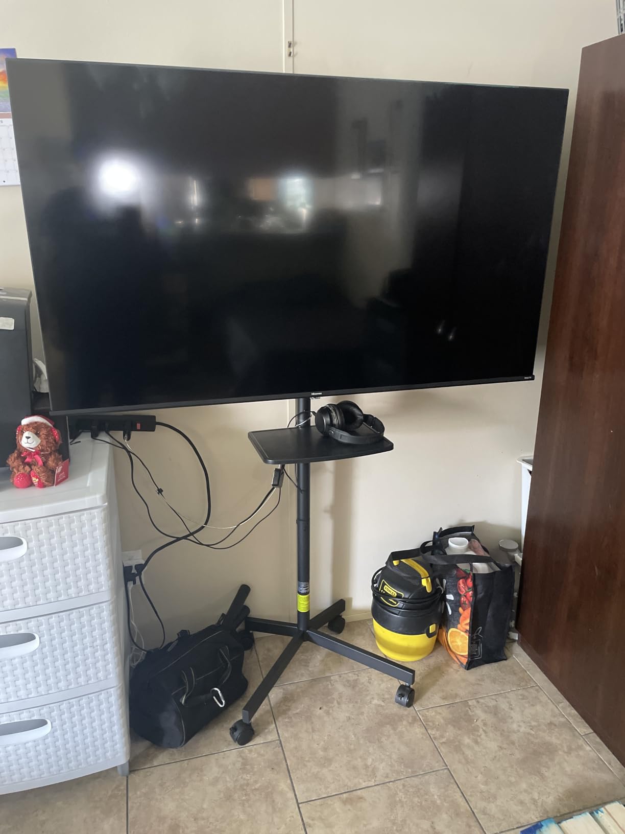 PERLESMITH Rolling TV Stand on Wheels for 32-83 Inch Screens up to 110lbs, Mobile TV Cart Height Adjustable Portable Outdoor TV Stand Tilt Rolling TV Cart with Shelf Max VESA 600x400mm PSTVMC03 customer photo 2