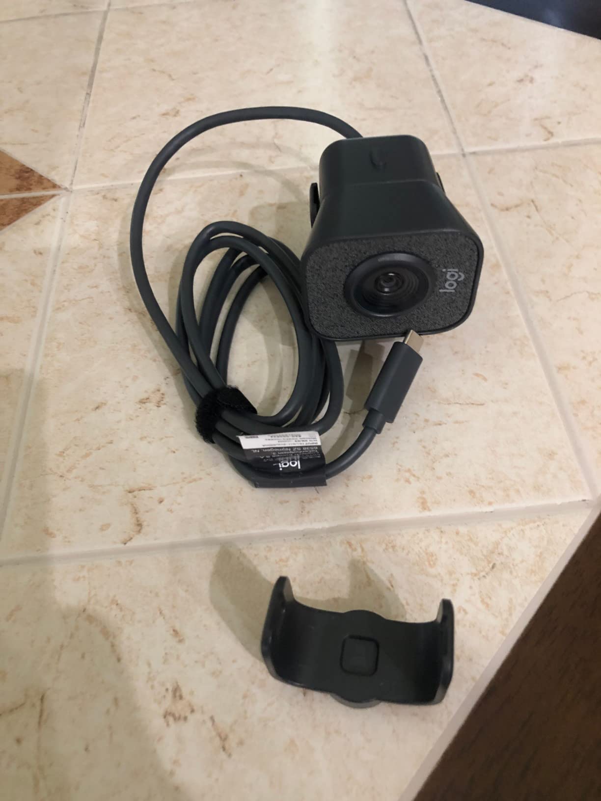 Logitech StreamCam Plus Webcam (Graphite) | Tripod mount customer photo 2