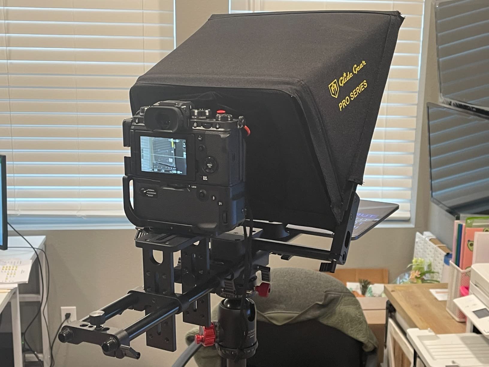 Glide Gear TMP 750 Teleprompter – All Camera & Smartphones, Tablets – 17
