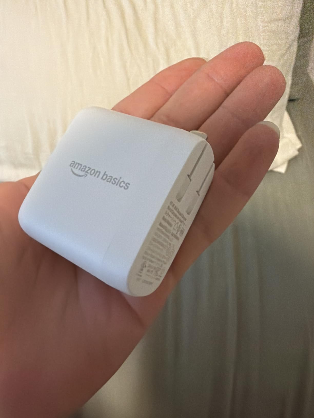 Amazon Basics 65W One-Port GaN USB-C Wall Charger with Power Delivery PD, Foldable Plug, Portable, Fast Charging for Laptops, Tablets & Phones, Non-PPS, White customer photo 1