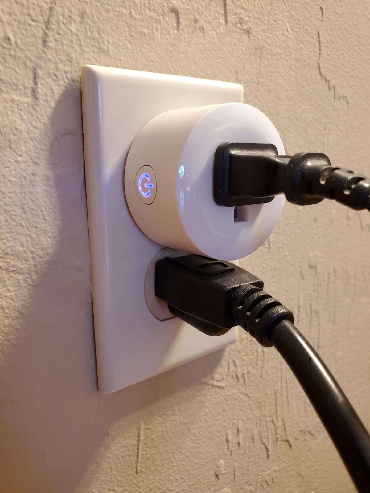 Smart Plug,DOGAIN Zigbee Smart Plugs Outlet Works with ST and Echo Plus Hub Voice Control Compatible with Alexa and The Google Assistant (Hub Required)(2 Pack) customer photo 1