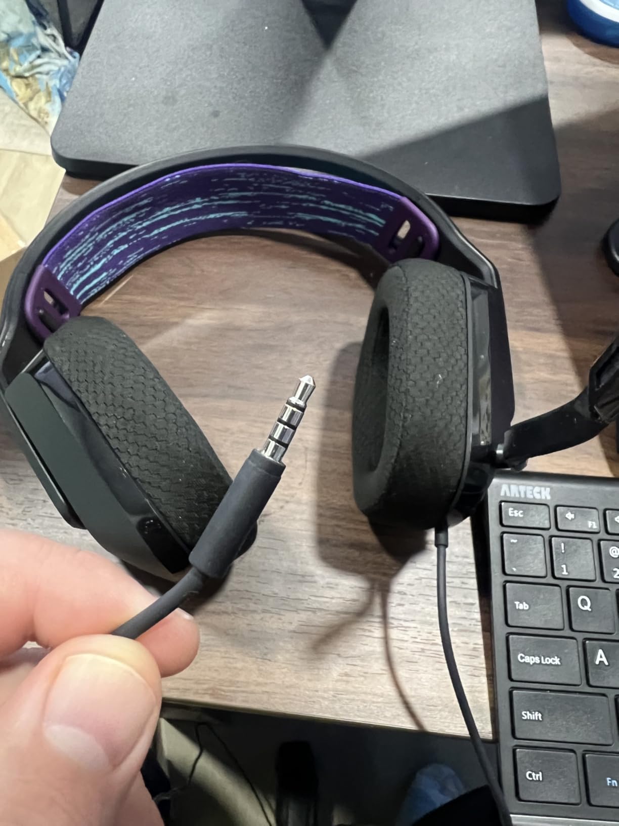Logitech G335 Wired Gaming Headset with Flip to Mute Microphone - White customer photo 1