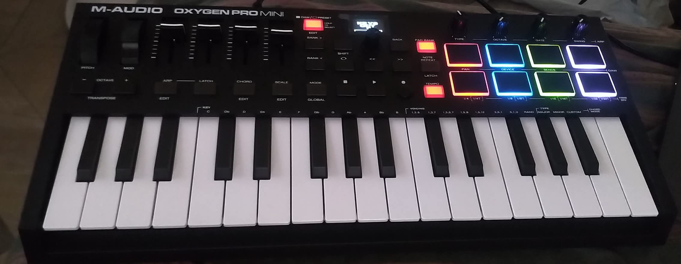 M-AUDIO Oxygen Pro Mini 32 USB MIDI Keyboard Controller | 32 Velocity-Sensitive Mini-Keys, 8 Beat Pads, 4 Knobs, 4 Faders, and Bundled DAW Recording Software, for Music Production customer photo 2