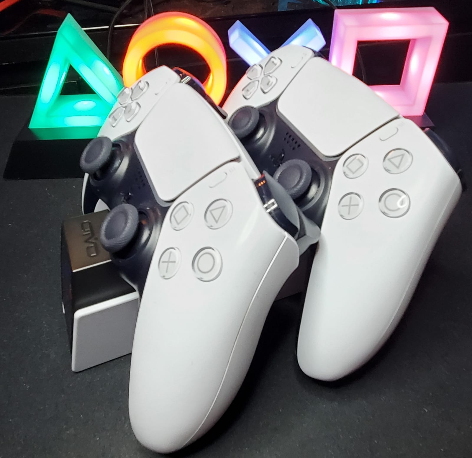 OIVO PS5 Controller Charging Station, 2H Fast Charger for DualSense & Edge customer photo 2