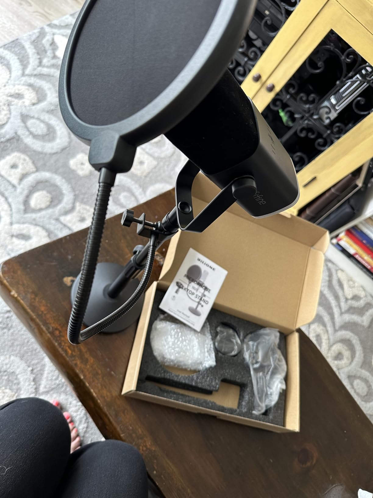 BILIONE Versatile Desktop Microphone Stand, Mic Stand Kit for Desk customer photo 1