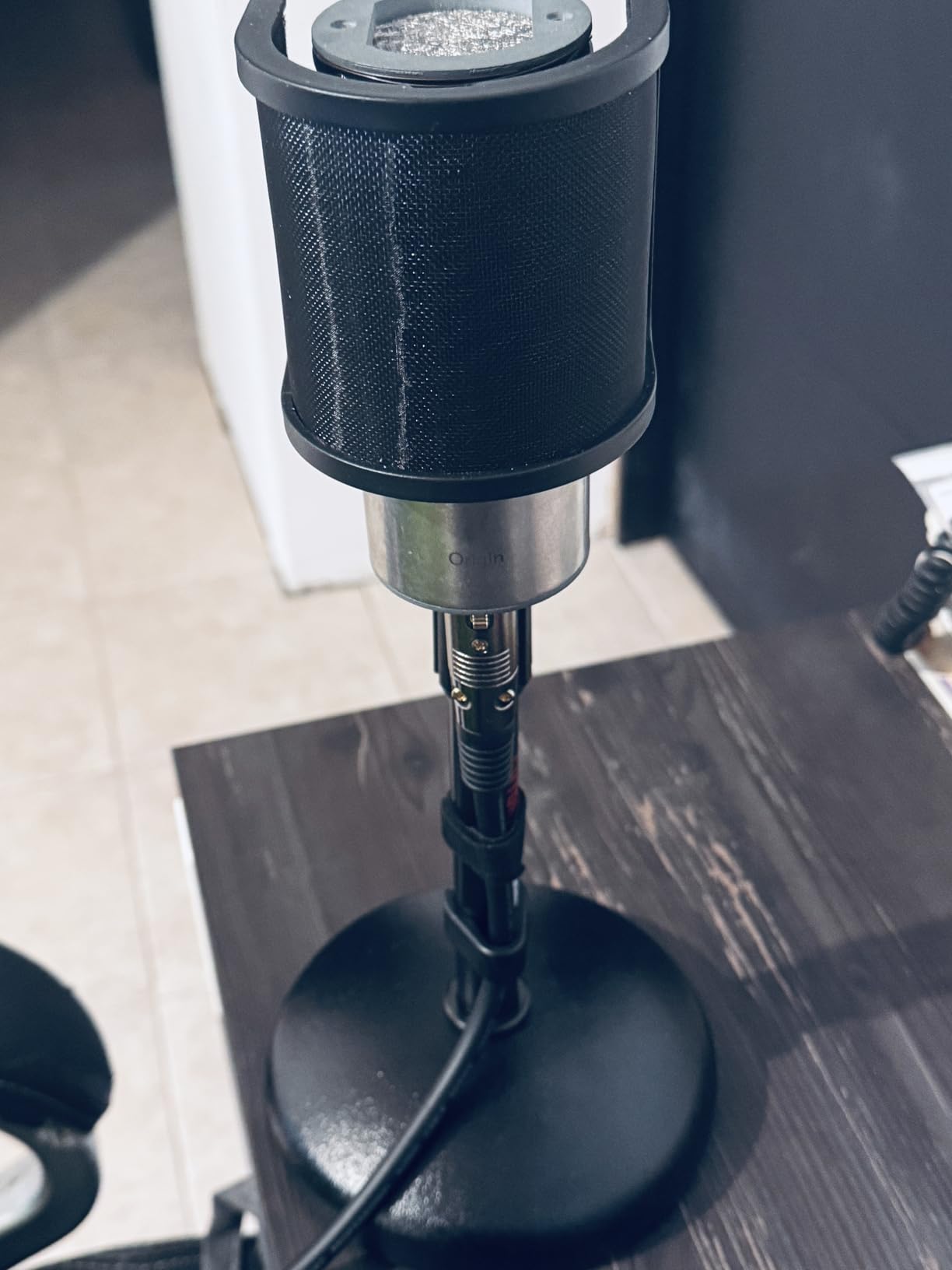 Gator Frameworks Desktop Mic Stand with Weighted Round Base (GFW-MIC-0501) customer photo 2