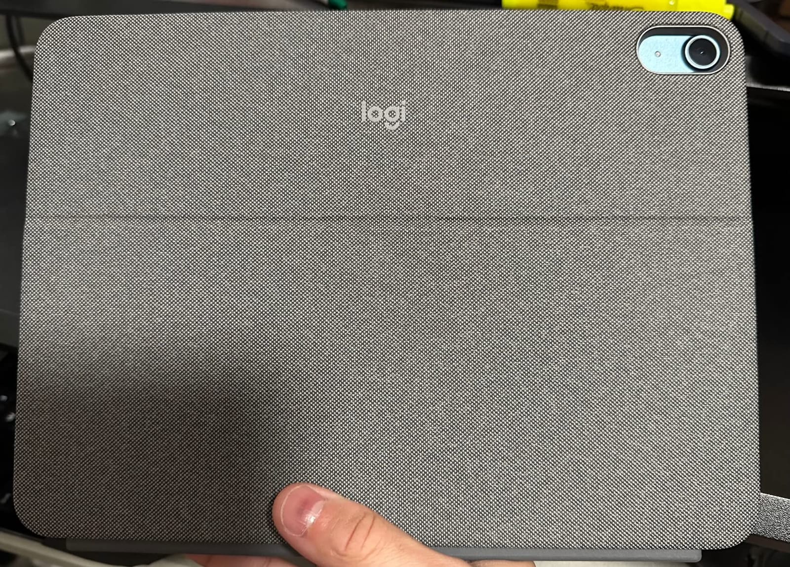 Logitech Flip Folio Keyboard Case 11-inch iPad Air, Graphite customer photo 1