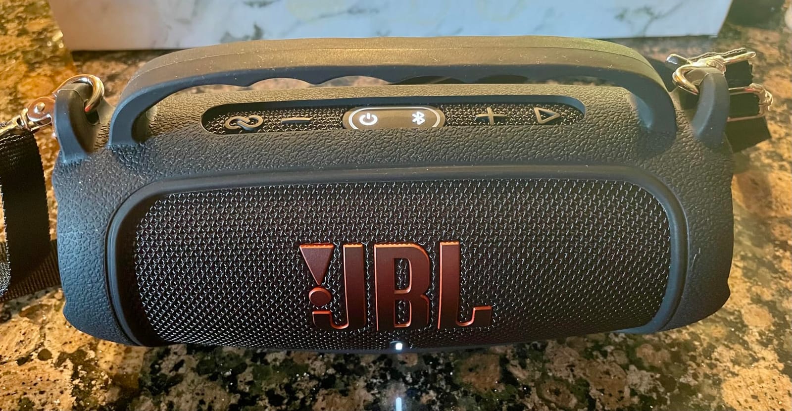 JBL Charge 5 - Portable Waterproof Speaker - Camo | Bold JBL Original Pro Sound, 20 hours of playtime, IP67 waterproof and dustproof, Wireless Bluetooth Streaming customer photo 2