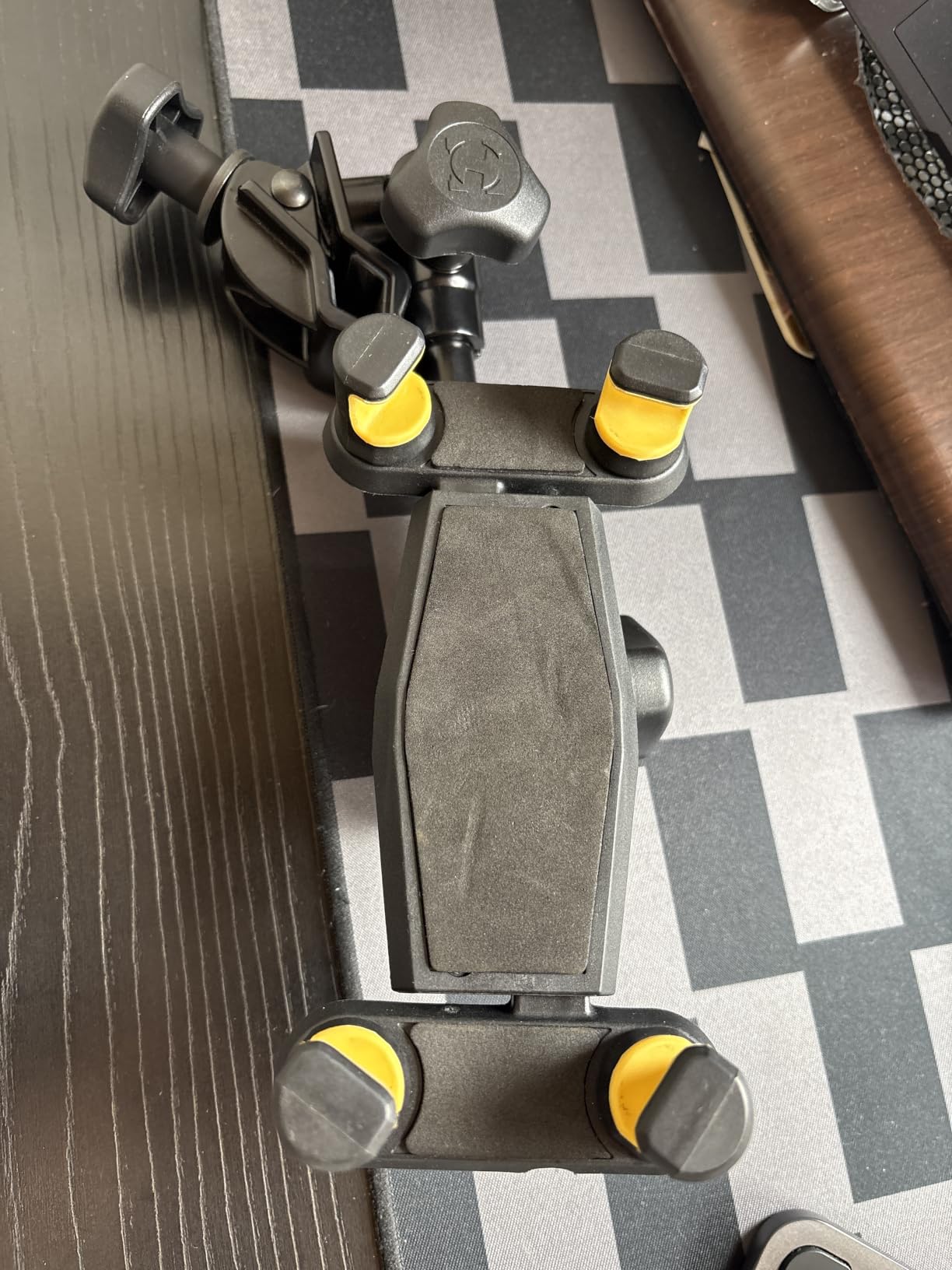 Hercules DG307B Adaptive Tablet and Phone Holder customer photo 1