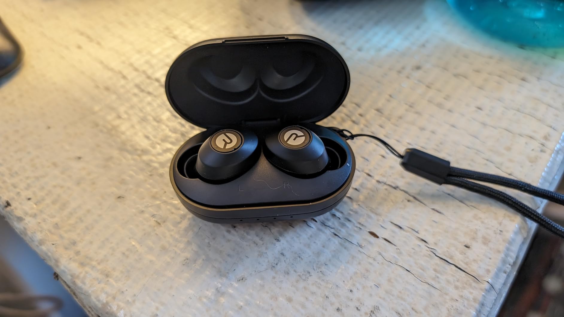 Raycon Everyday Bluetooth Wireless Earbuds with Microphone - Active Noise Cancelling, Sweat & Water-Resistant Earphones, Ear Buds Wireless Bluetooth Up to 32 Hours Playtime (Black) customer photo 2