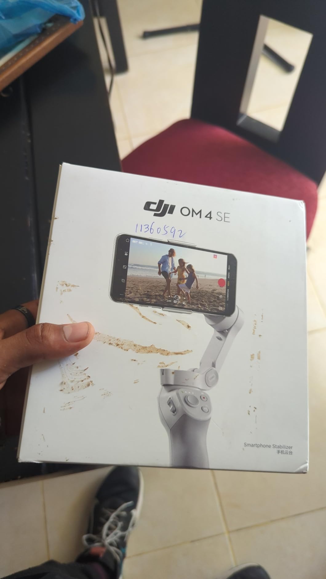 DJI OM 4 SE - 3-Axis Smartphone Gimbal Stabilizer with Tripod, Magnetic Design, Portable and Foldable, ActiveTrack 3.0, Story Mode, Vlogging Stabilizer, YouTube TikTok Video, for Android and iPhone customer photo 2