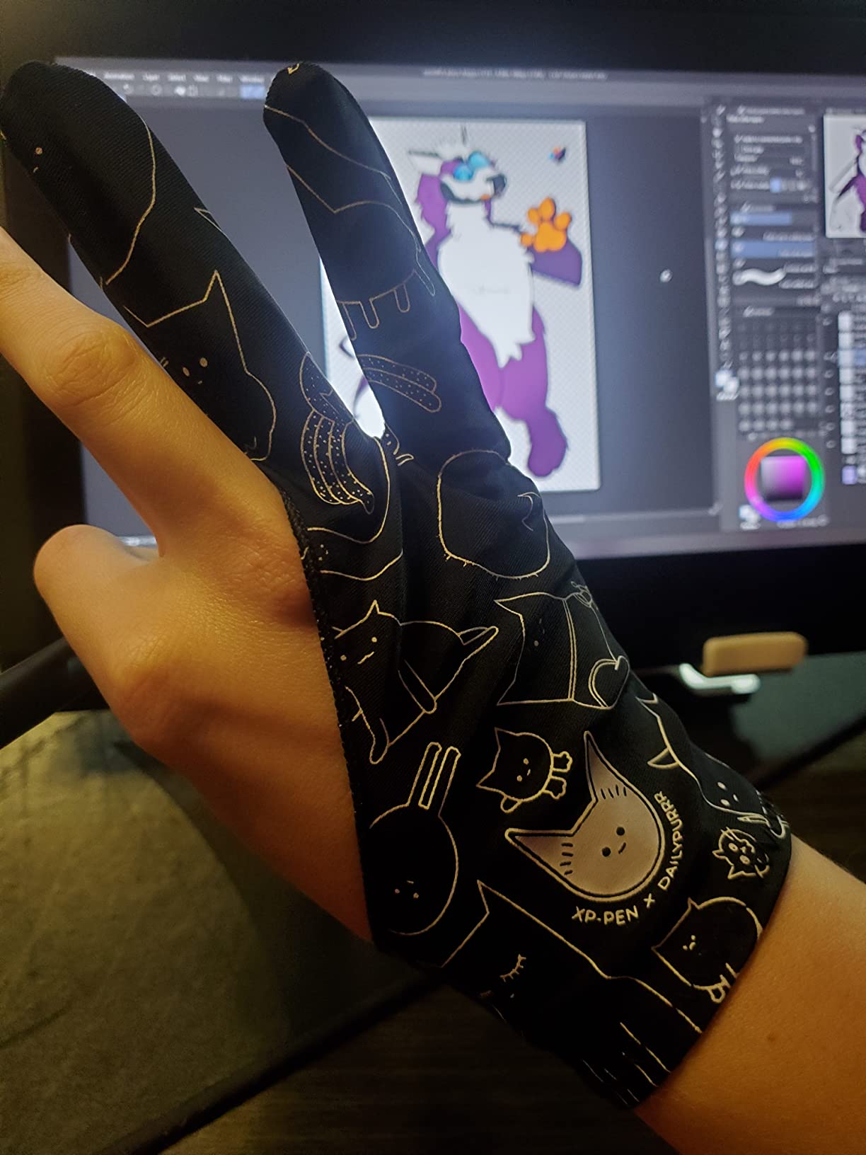 XPPen Digital Drawing Glove - Two-Finger Artist Glove with Cute Cat Print, Suitable for Right and Left Hand customer photo 2