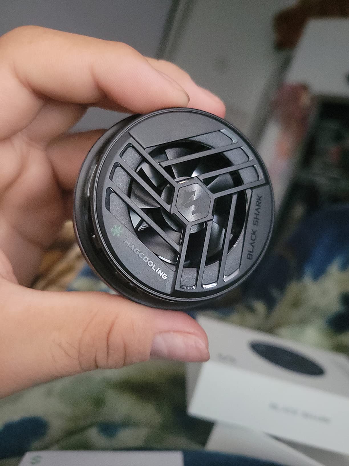 Black Shark Magnetic Cooler for MagSafe iPhone 12/13/14/15 Series, Portable Cooling Fan, Gaming Semiconductor Cooling for Android/Tablet/iPad customer photo 2