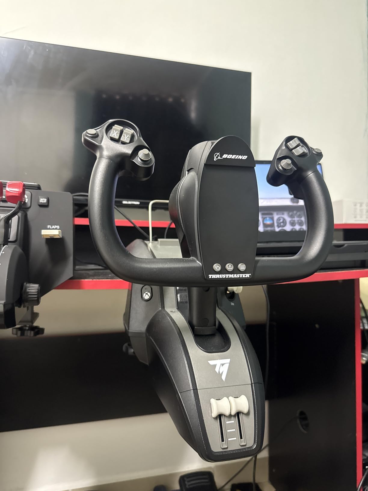 Thrustmaster TCA Yoke Boeing Edition Flight Sim Controller - XBOX & PC customer photo 2