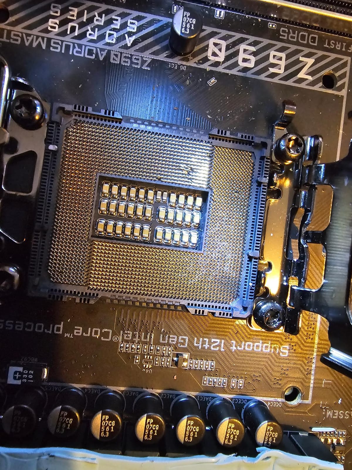 GIGABYTE Z690 AORUS Master (LGA 1700/ Intel Z690/ ATX/ DDR5/ Quad M.2/ PCIe 5.0/ USB 3.2 Gen2X2 Type-C/Intel WiFi 6E/ AQUANTIA 10GbE LAN/Intel Thunderbolt 4/ Gaming Motherboard) customer photo 1