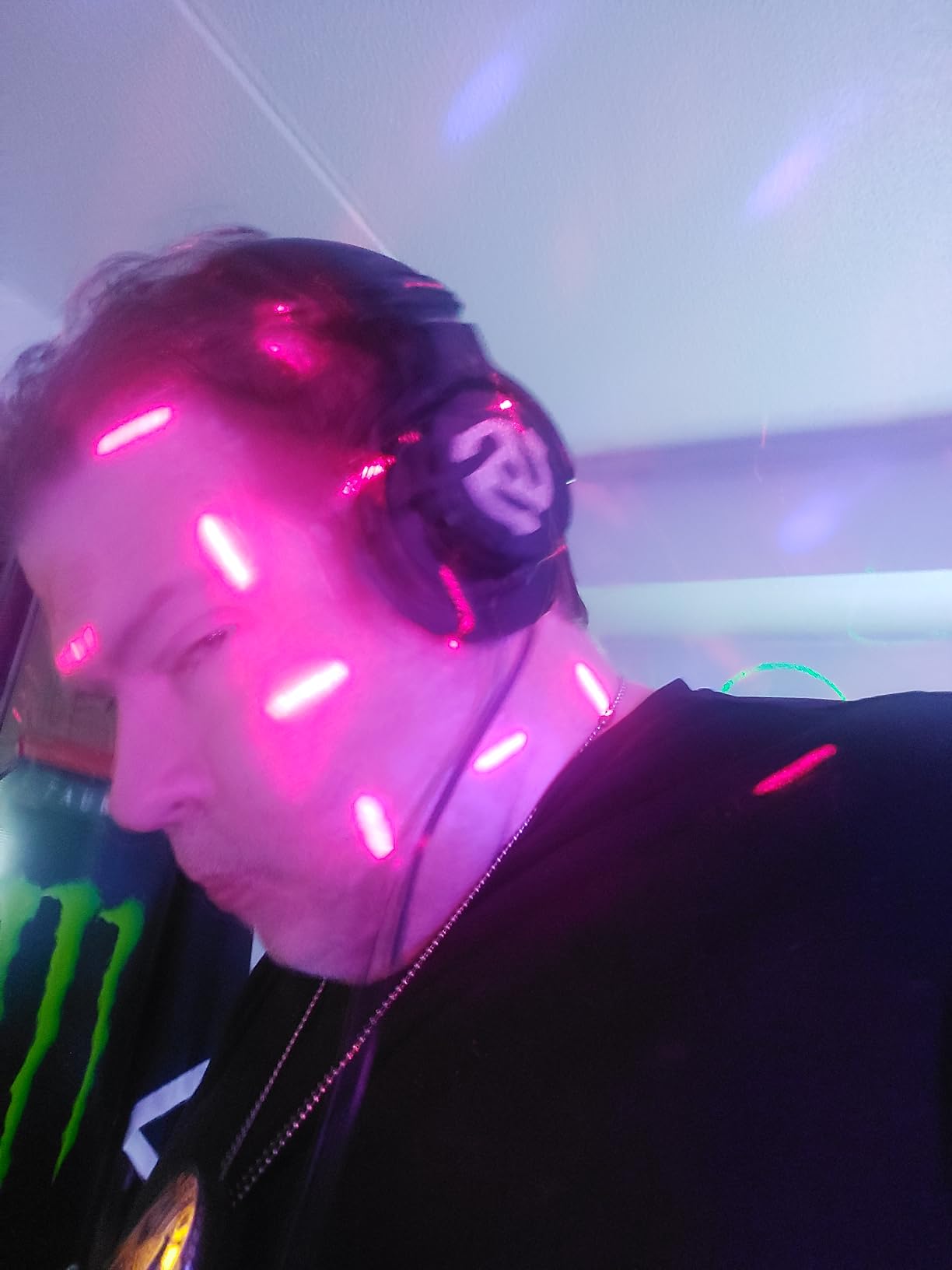 Numark HF175 Closed-Back DJ Headphones customer photo 1