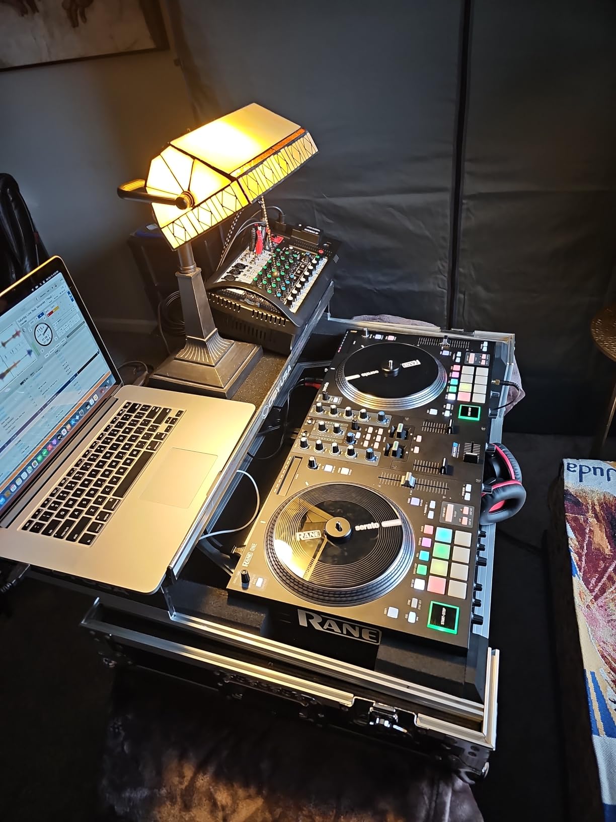 Numark HF175 Closed-Back DJ Headphones customer photo 2