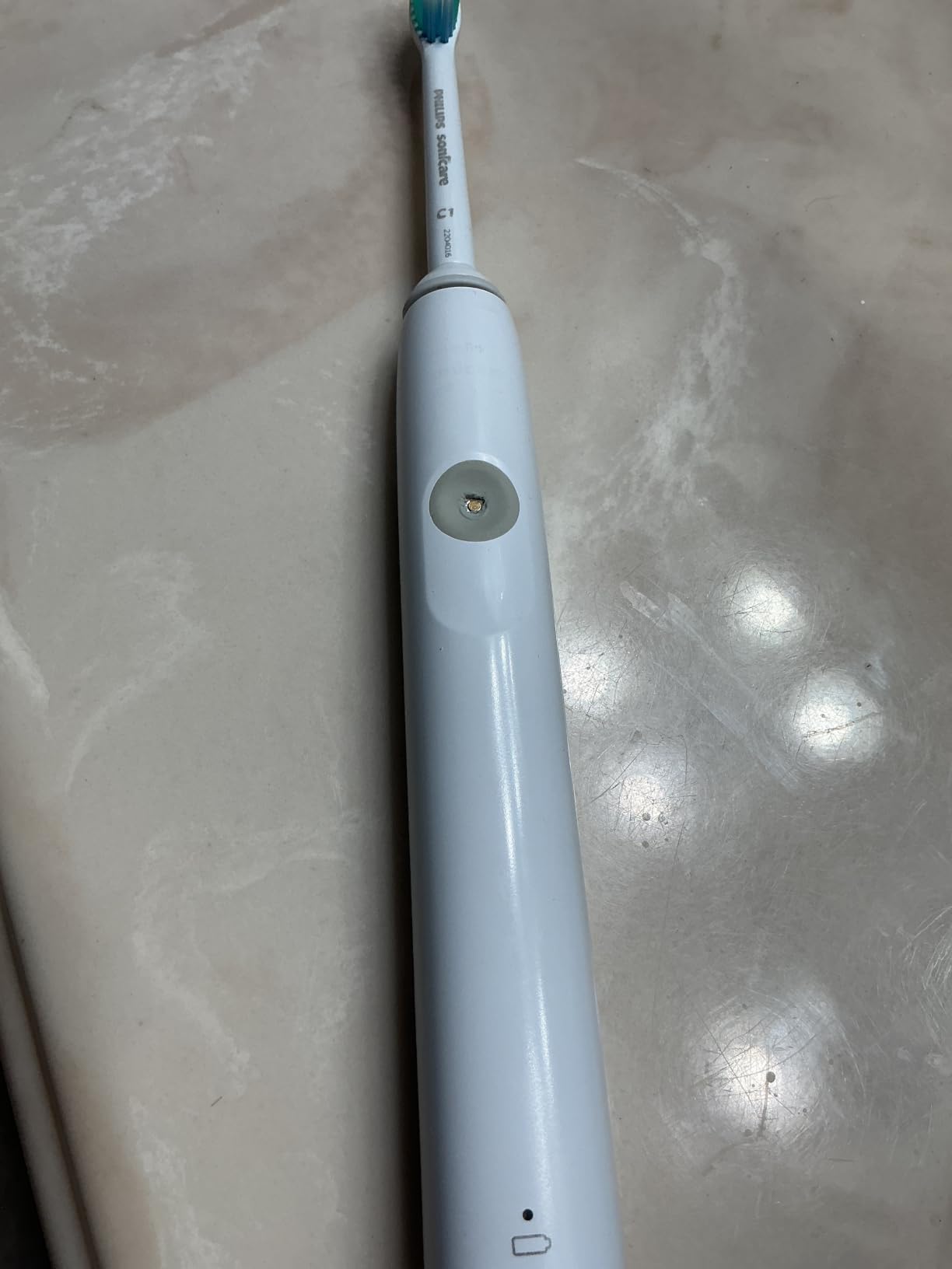 PHILIPS Sonicare 1100 Rechargeable Electric Toothbrush, 1 Brush Head, White customer photo 2