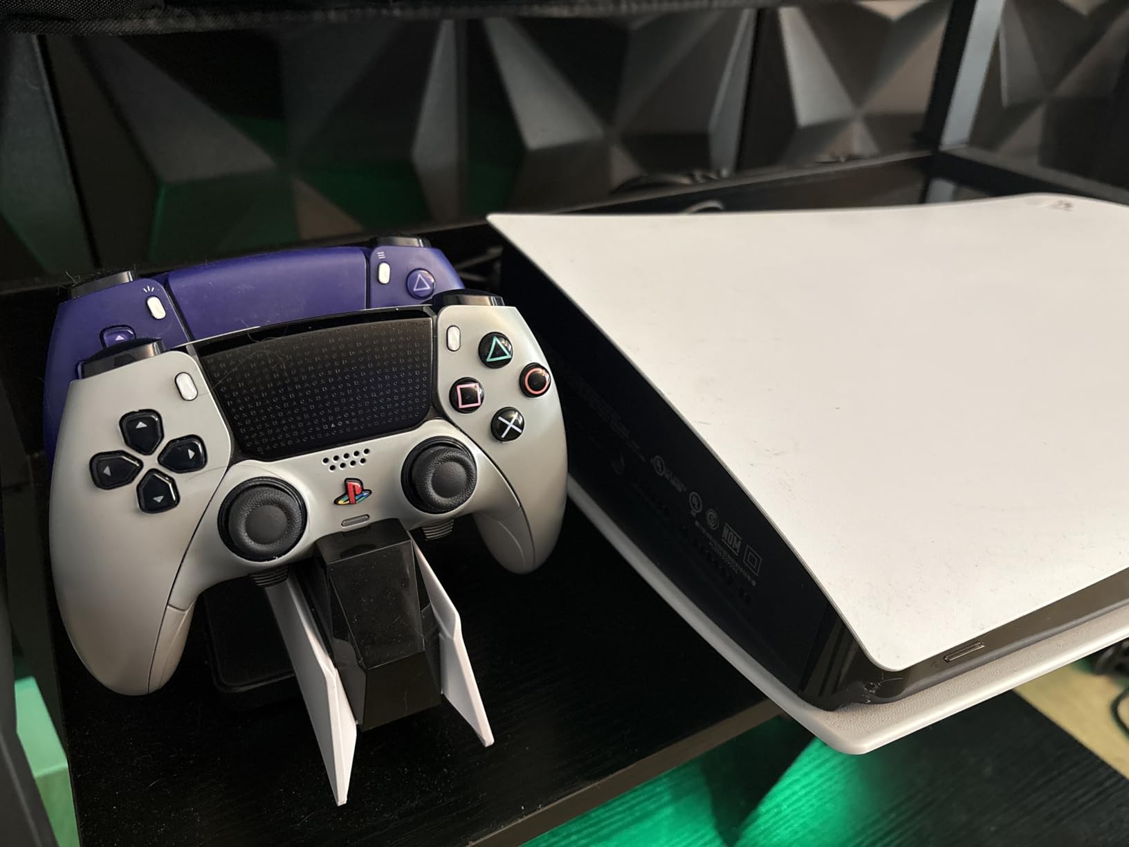 afbptek PS5 Controller Charging Station Dock, Dual Charging for Dualsense, playstation 5 Wireless Accessories with Blue LED ON/Off Automatically customer photo 1
