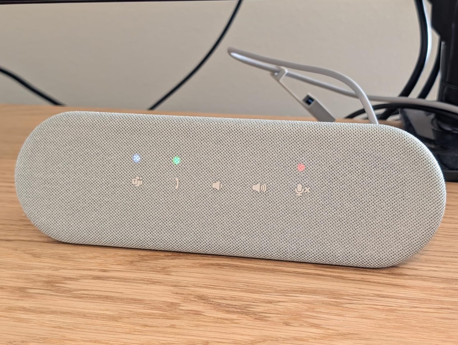 Dell Speakerphone SP3022, Microsoft Teams Certified, Zoom Certified | Full Duplex Audio, Digital Signal Processing, Echo Cancellation, 3 Year Warranty, UC Optimised customer photo 2