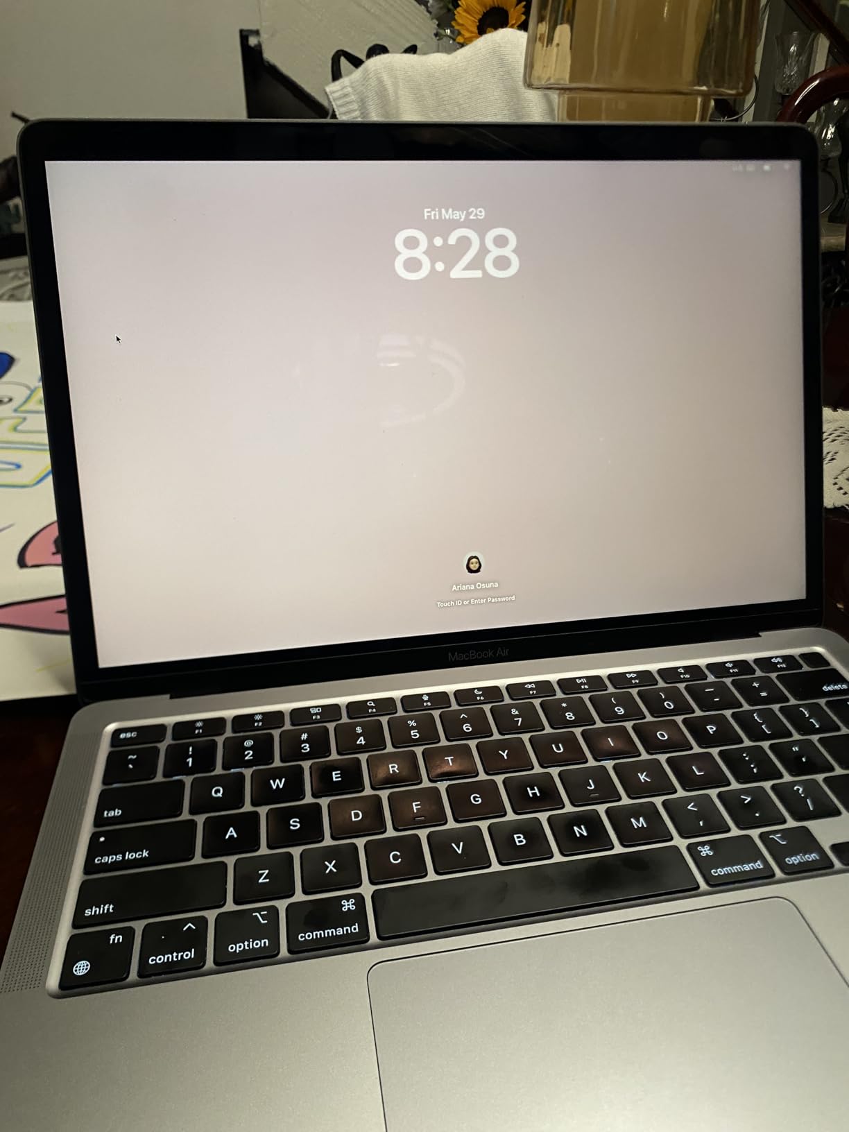 Late 2020 Apple MacBook Air with Apple M1 Chip (13.3 inch, 8GB RAM, 128GB SSD) Space Gray (Renewed) customer photo 1