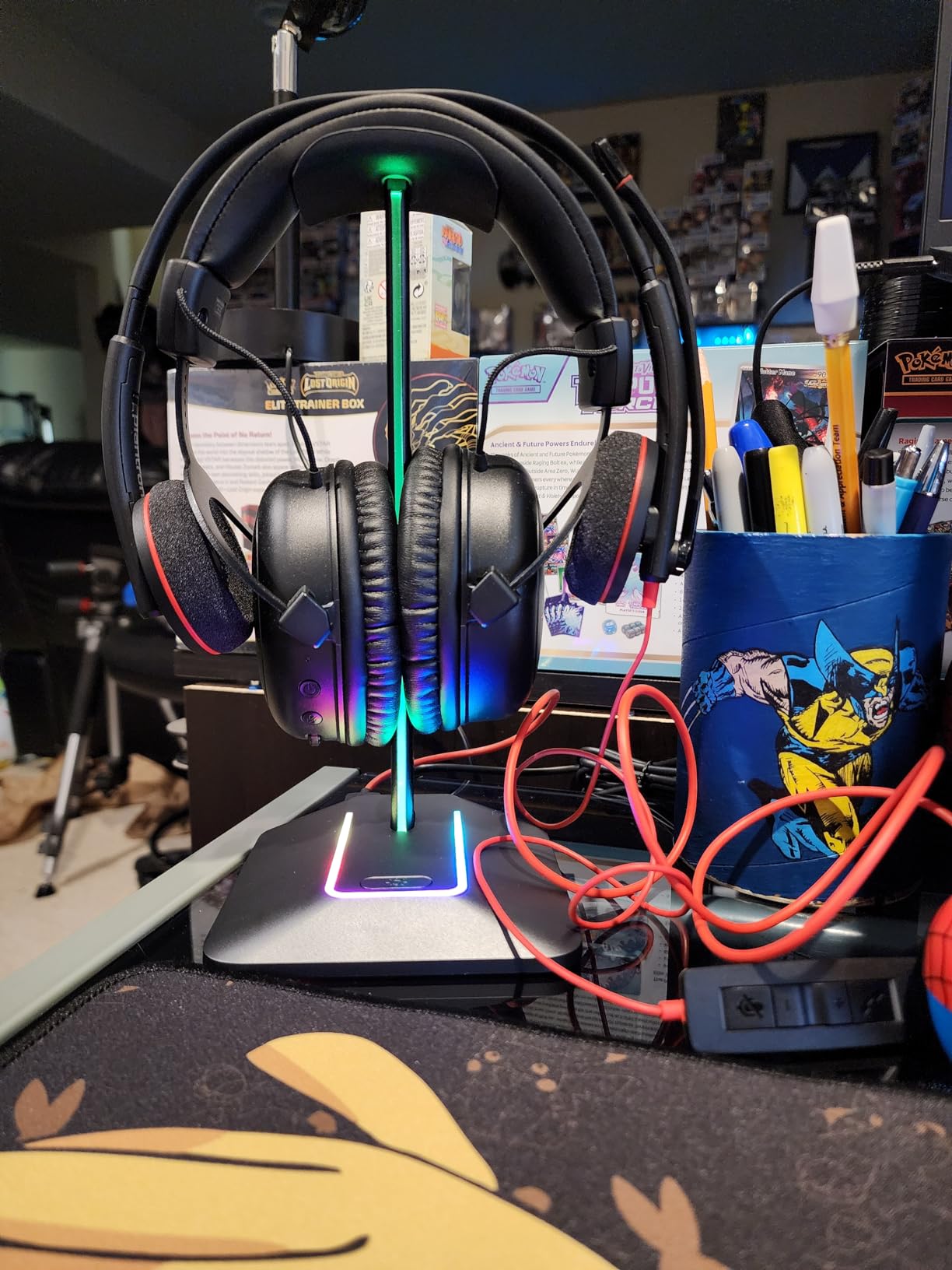 New Bee Headphone Stand with RGB Lighting, Sturdy Aluminum Gaming Headset Holder with USB-C & USB Charging Ports, Stable Desktop Earphone Stand for All Headphones Size, Black | USB-C & USB Charging Ports, Stable Desktop Earphone Stand for All Headphones Size customer photo 1