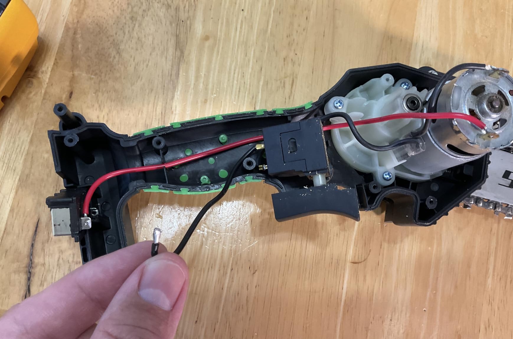 SOYUS 40V 16-Inch Brushless Cordless Chainsaw with Battery and Charger customer photo 1